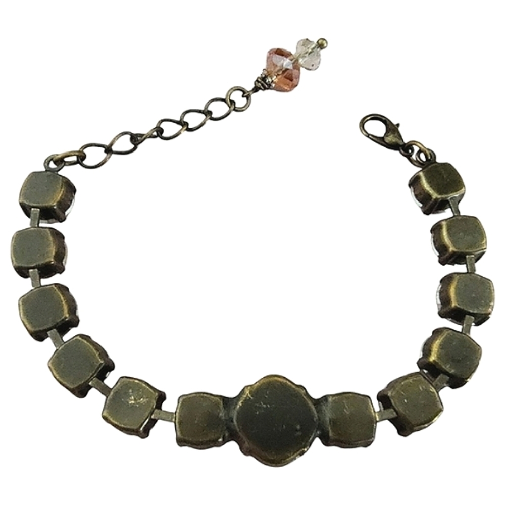 Vintage-Inspired Handmade Crystal & Pearl Bracelet with Antique Brass Setting - Picture 7 of 9